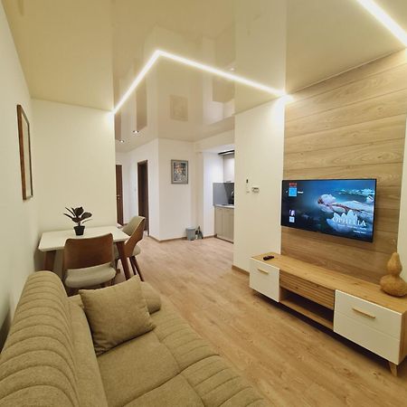 Airport Molko Apartments Surcin Luaran gambar
