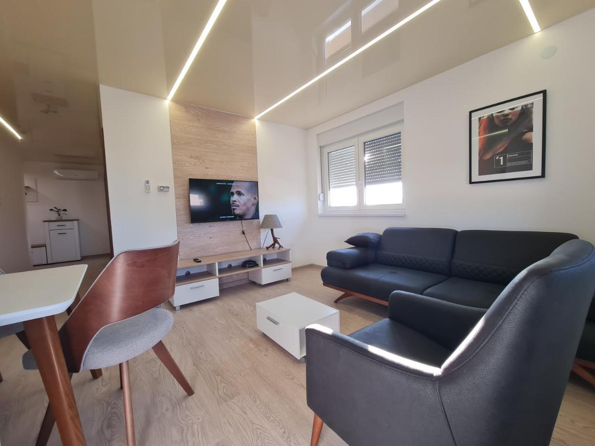 Airport Molko Apartments Surcin Luaran gambar
