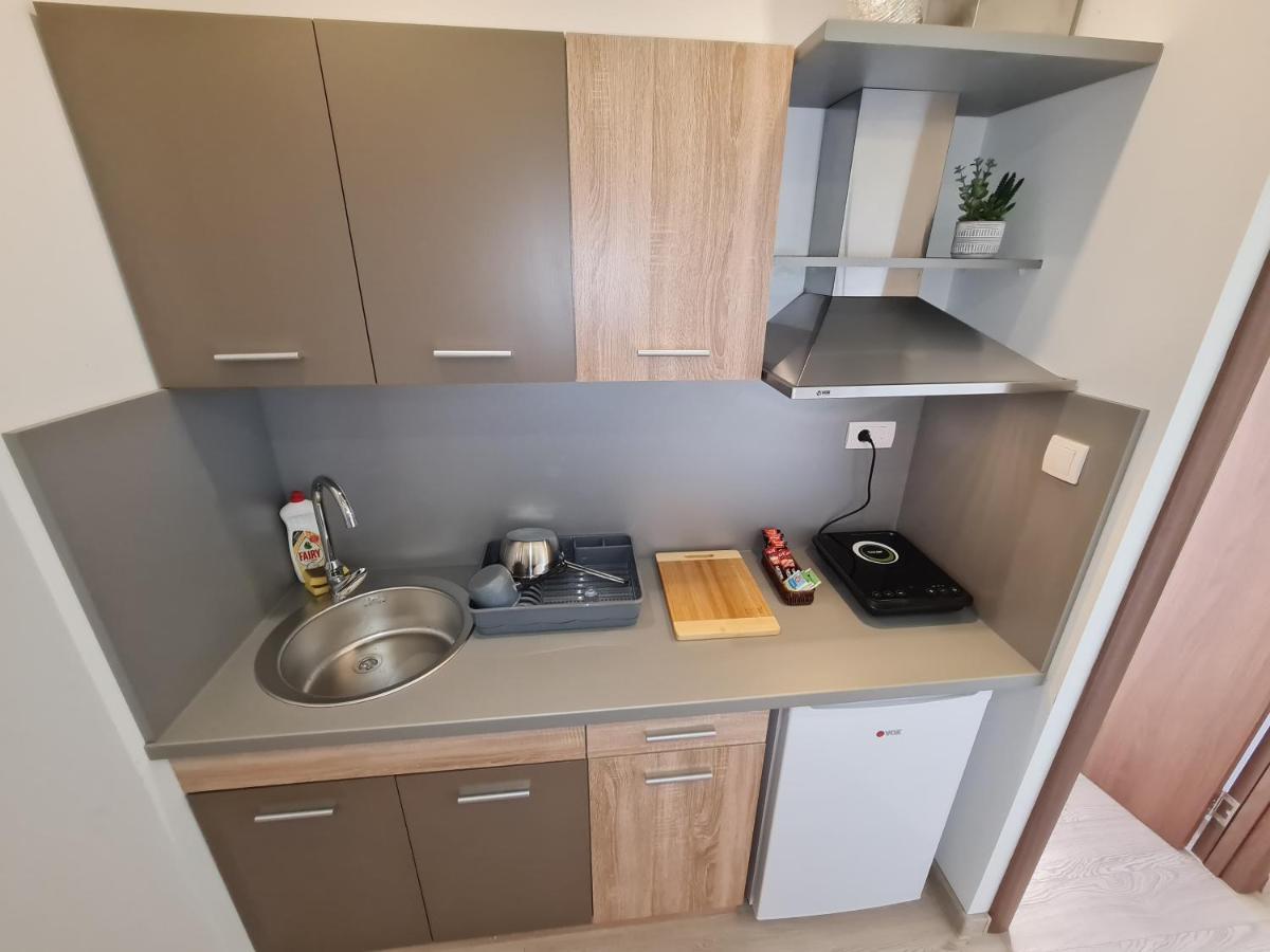 Airport Molko Apartments Surcin Luaran gambar