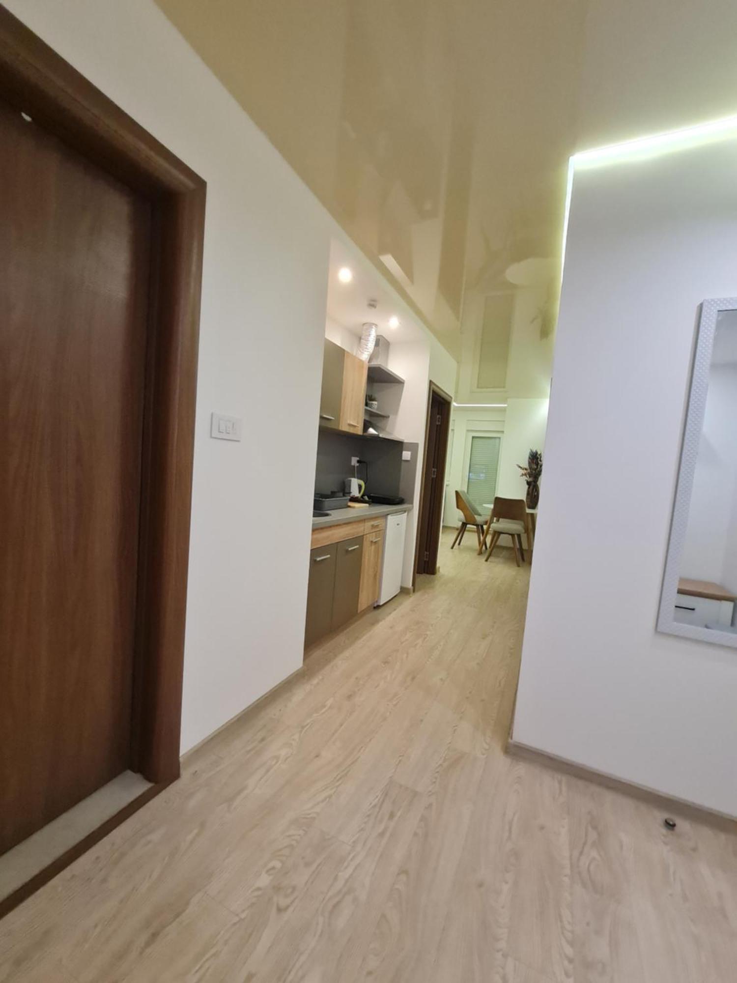 Airport Molko Apartments Surcin Luaran gambar