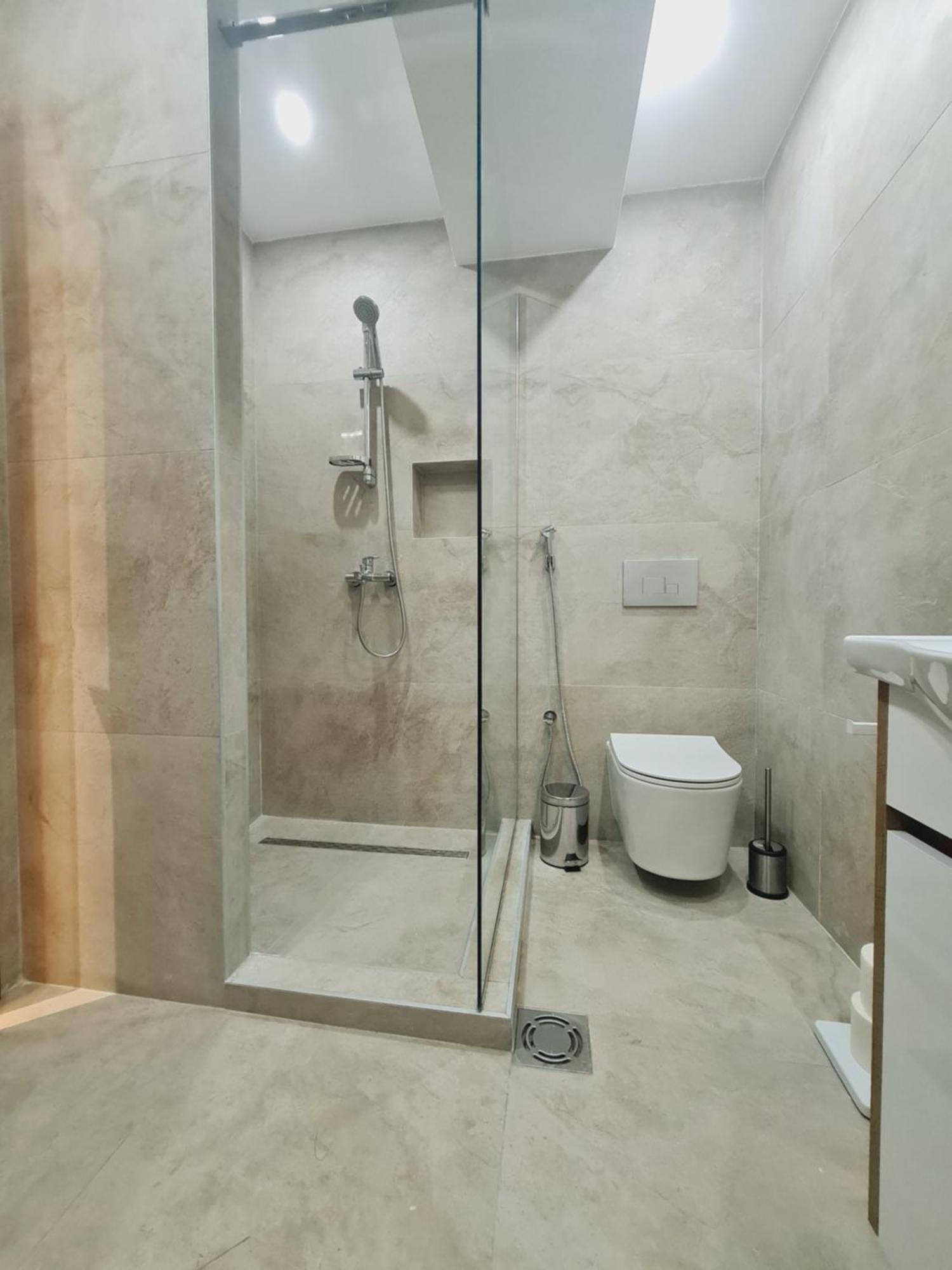 Airport Molko Apartments Surcin Luaran gambar