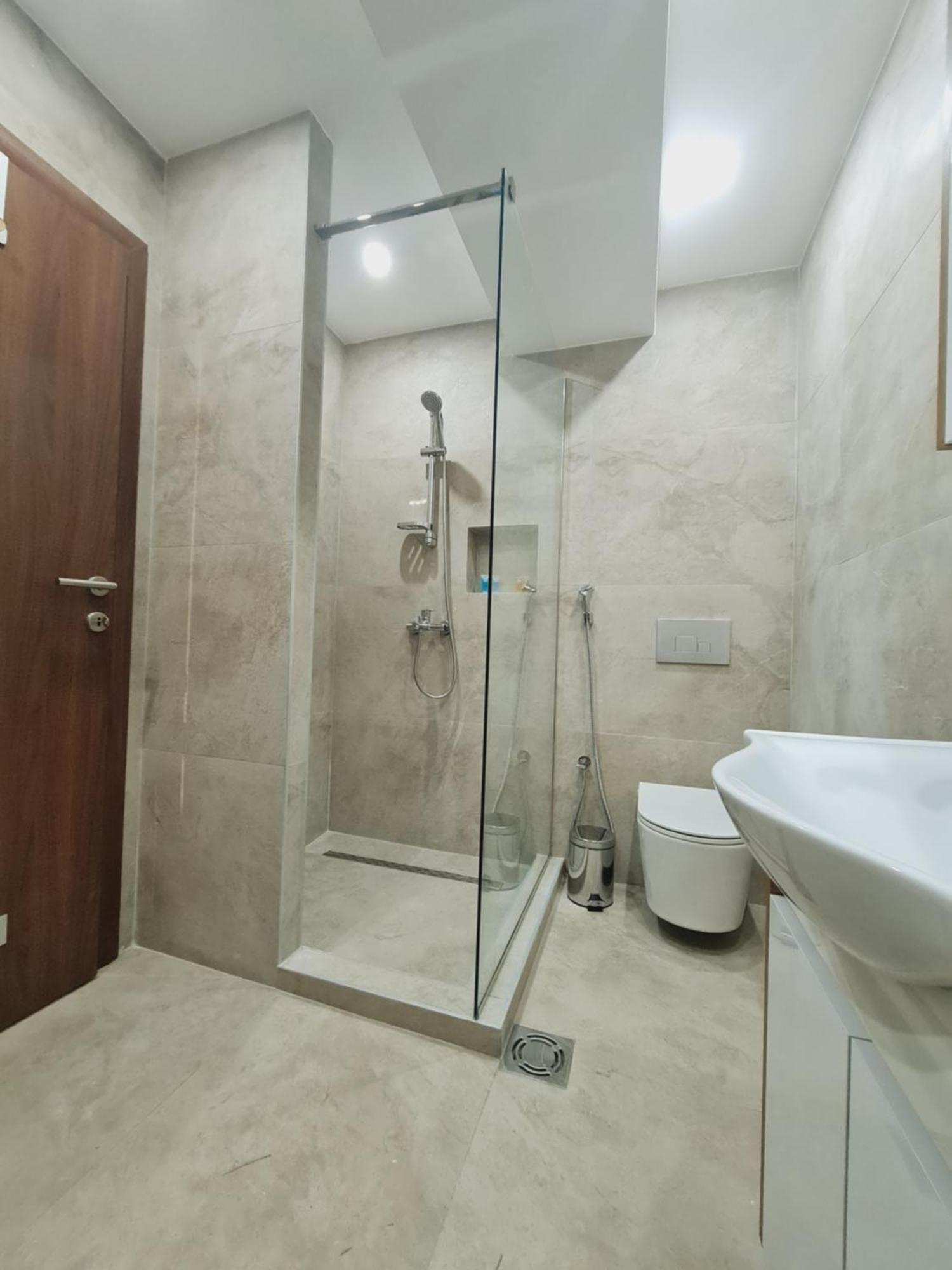 Airport Molko Apartments Surcin Luaran gambar